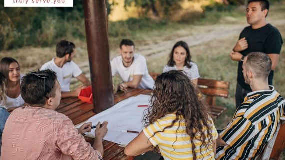 Rahasia Team Building Efektif: Meningkatkan Produktivitas dan Solidaritas Tim Anda